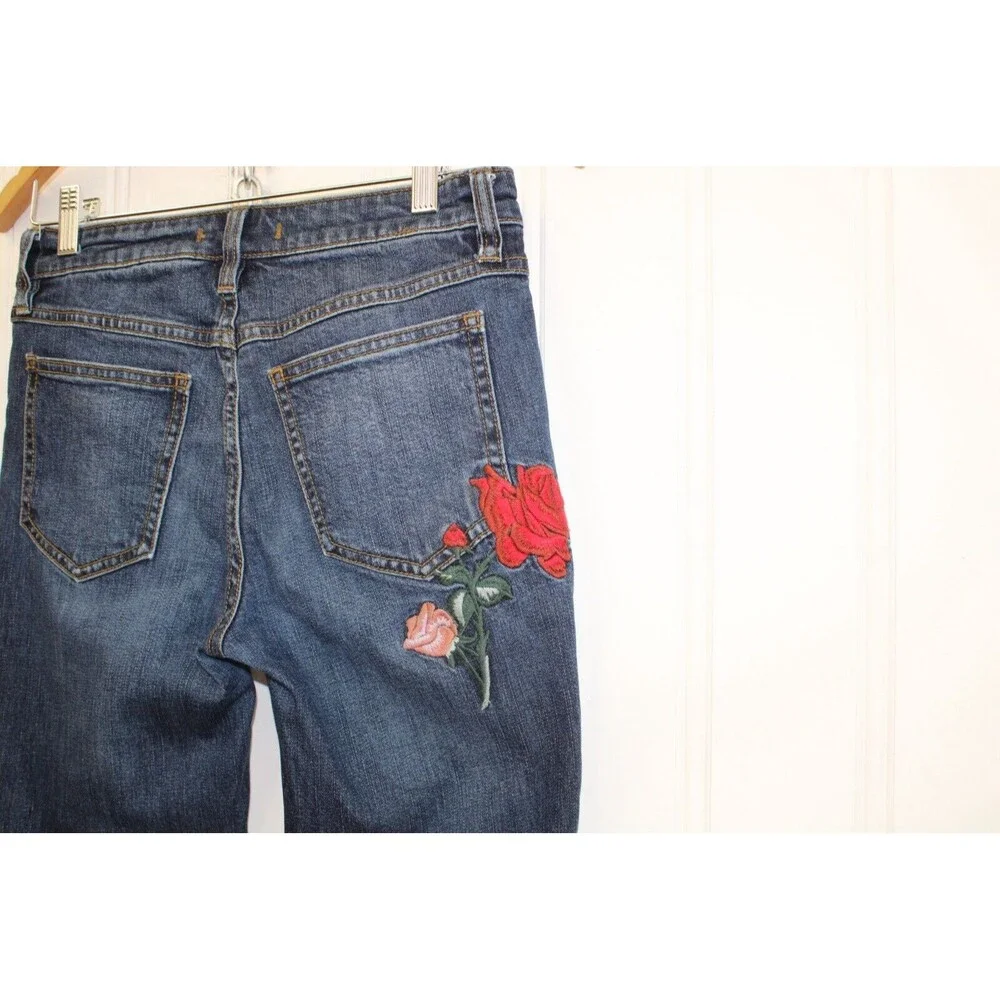 Free People Four Seasons Embroidered‎ Rose Jeans straight leg mom jean Size 28